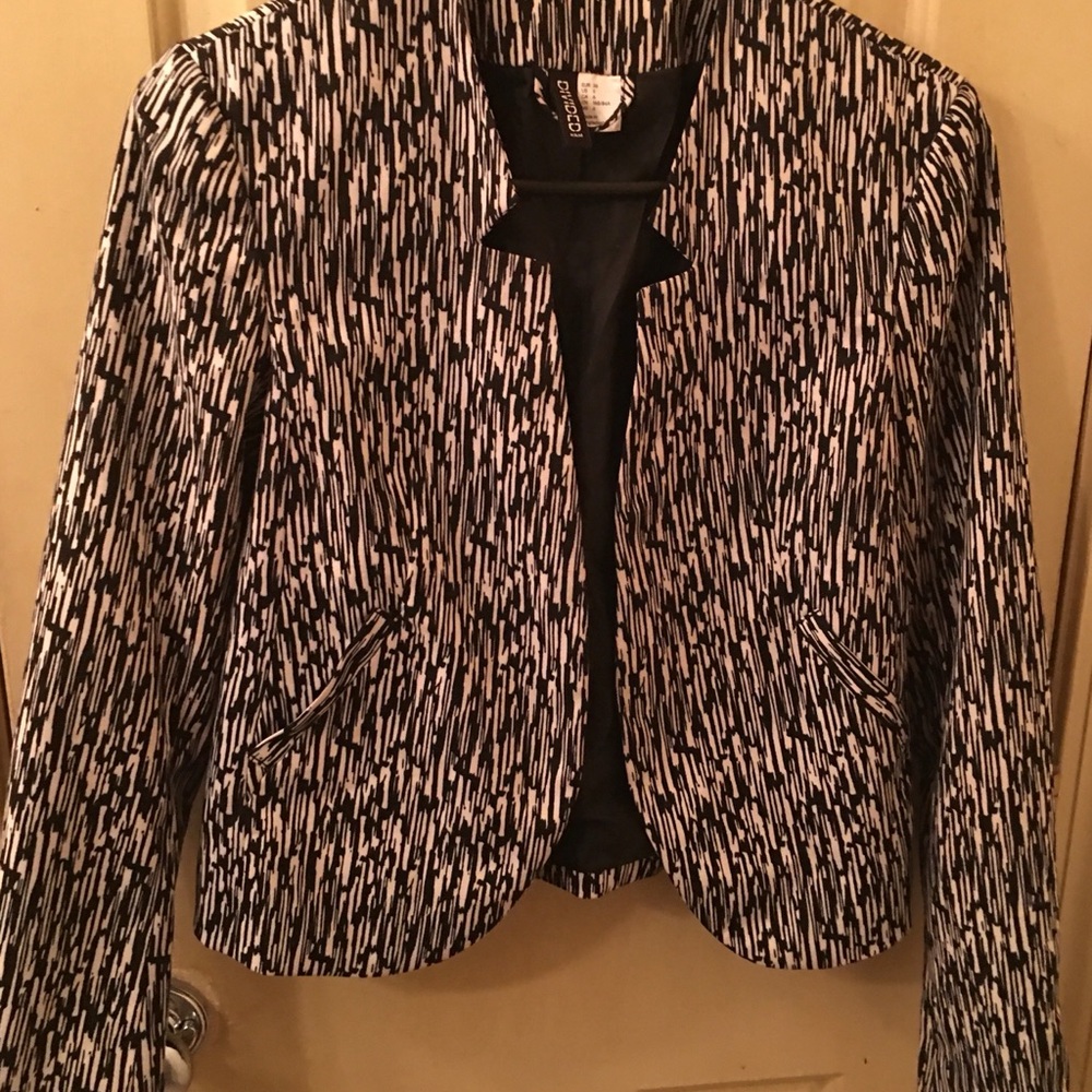 Divided Black and White Waistline Blazer, Size 6